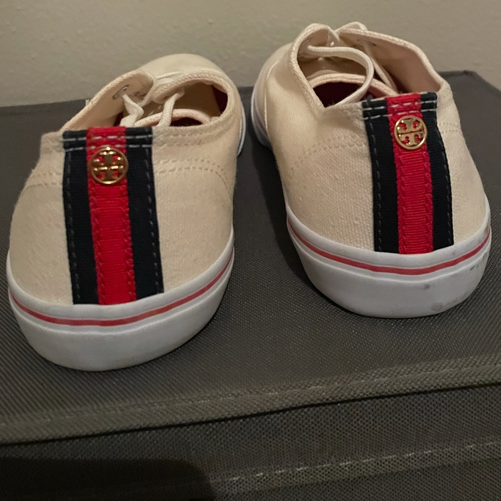 AUTHENTIC TORY BURCH NEVER WORN